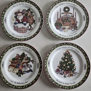 A Christmas Story NEW no box 4 diiner/ 4 side plates